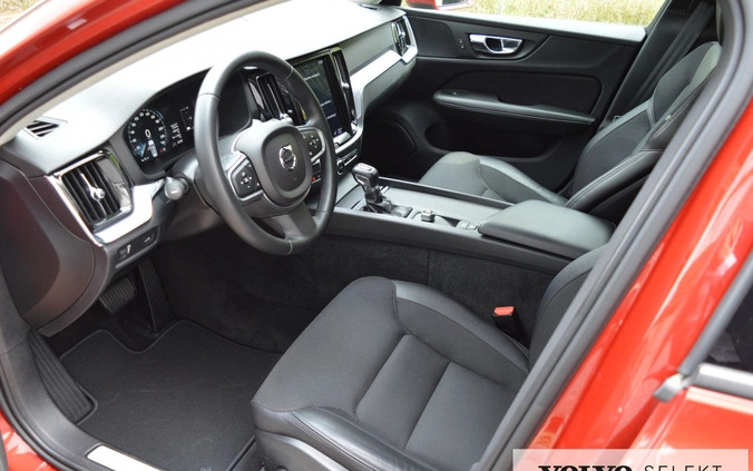 Volvo V60 cena 109900 przebieg: 129400, rok produkcji 2019 z Poznań małe 326